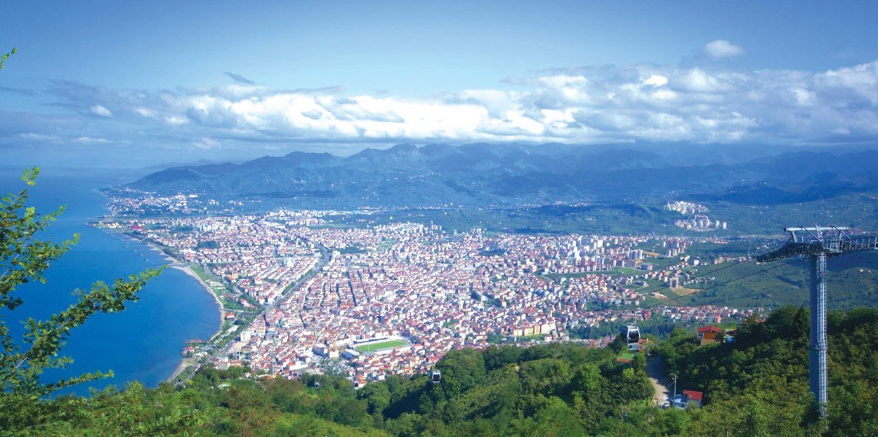 Ordu’nun turistik merkezlerinden Boztepe’ye ulaşımı sağlayan teleferik, faaliyete geçtiği günden