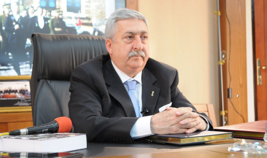 Türkiye Esnaf ve Sanatkarları Konfederasyonu Genel Başkanı Bendevi Palandöken, vatandaşları