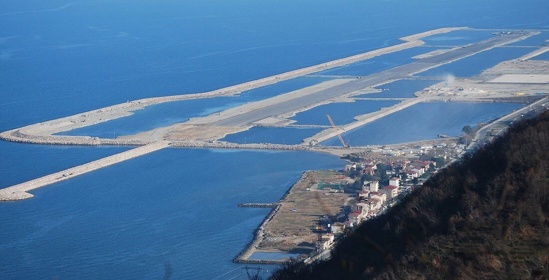 Deniz üzerine dolgu yöntemiyle inşa edilecek Türkiye’nin ikinci havalimanı Rize-Artvin