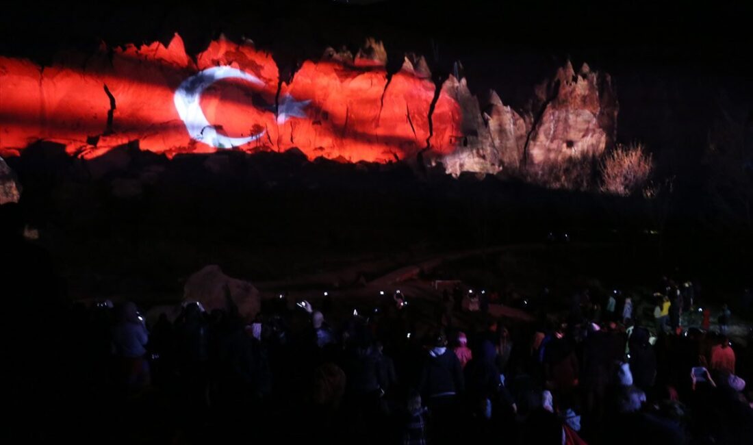 Doğal oluşumlarıyla ünlü Kapadokya’da, Turizm Haftası etkinlikleri kapsamında 12 bin