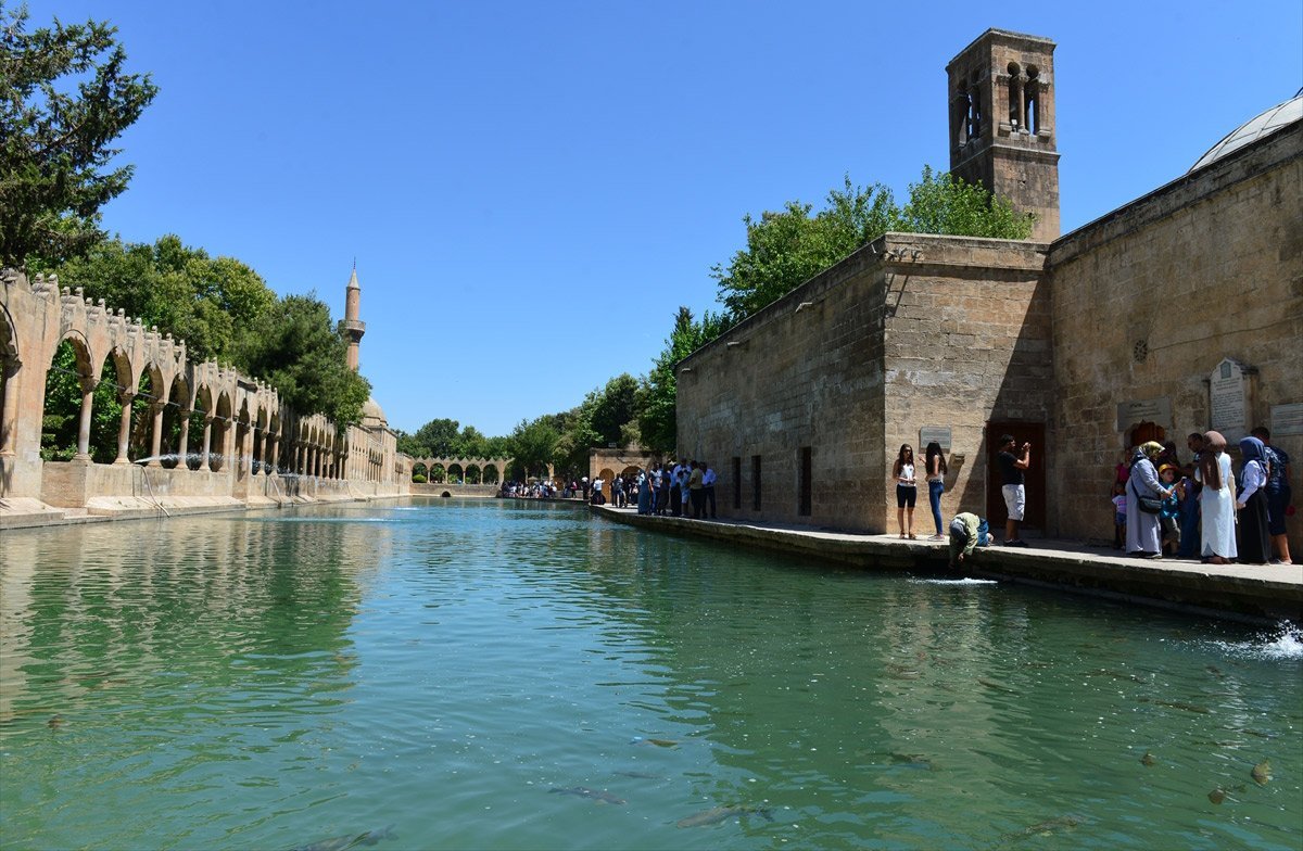 Şanlıurfa Büyükşehir Belediye Başkanı Nihat Çiftçi, tarihi Balıklıgöl Yerleşkesi’nin yıl