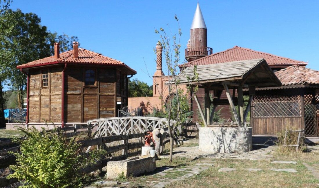 Samsun’un Ladik ilçesinde ahşap ev, okul, ambar ve caminin bulunduğu