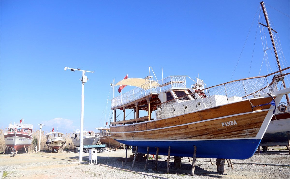 Muğla’nın Ortaca ilçesine bağlı Dalyan Mahallesi’nde her yıl binlerce turisti