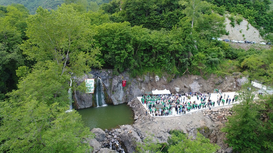 Ordu’nun turizm alanlarından Çavuşlar Şelalesi’nin, çevre düzenlemesi ve ulaşım yolunun