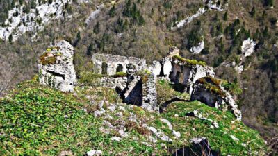 Doğu Karadeniz’de turistlerin en çok ziyaret ettiği yer olan Sümela