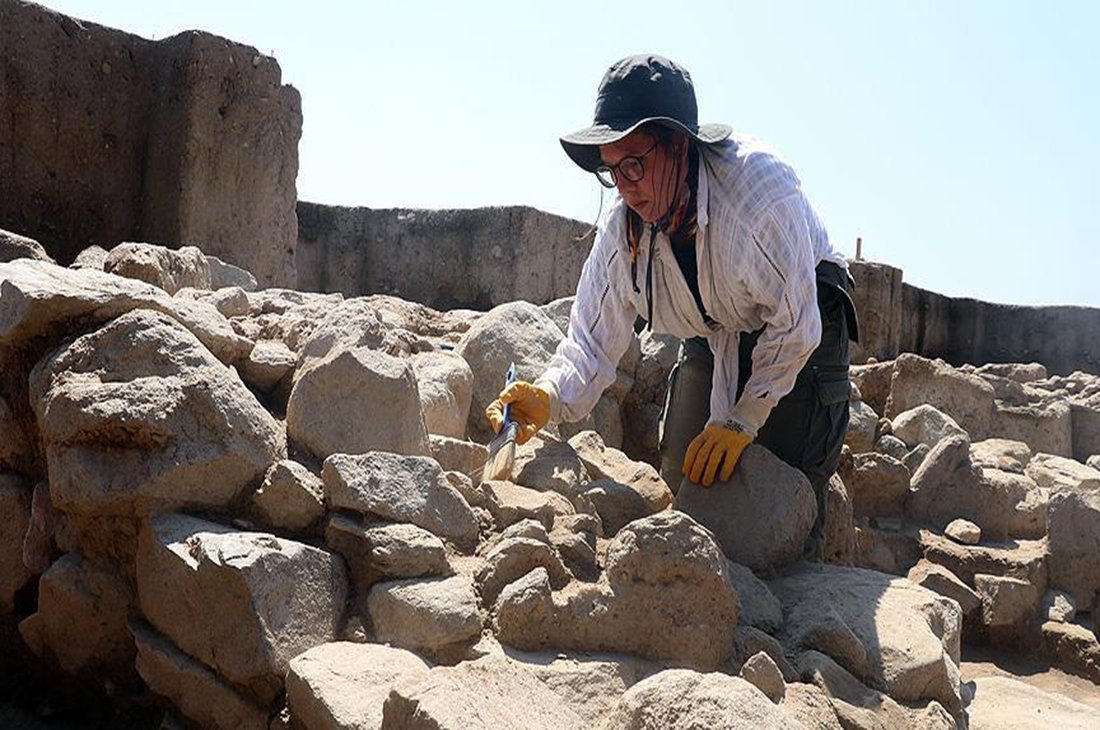 Aydın’ın Çine ilçesinde devam eden Tepecik Höyüğü Kazı Başkanı ve
