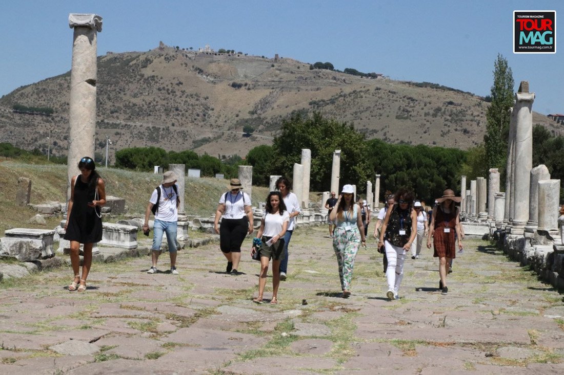 Dünya Turizm Yazarları ve Gazetecileri Federasyonu (FIJET), genç gazetecileri turizm