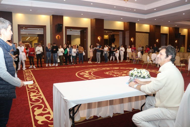Dünyaca ünlü yazar Akif Manaf, büyük merakla beklenen yeni kitabı