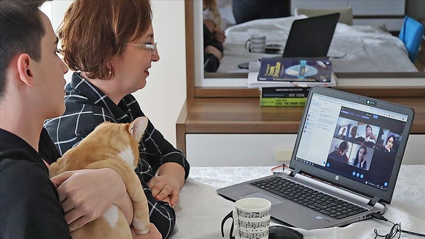 Yaşar Üniversitesi İletişim Fakültesi Öğretim Üyesi Doç. Dr. Ferah Onat,