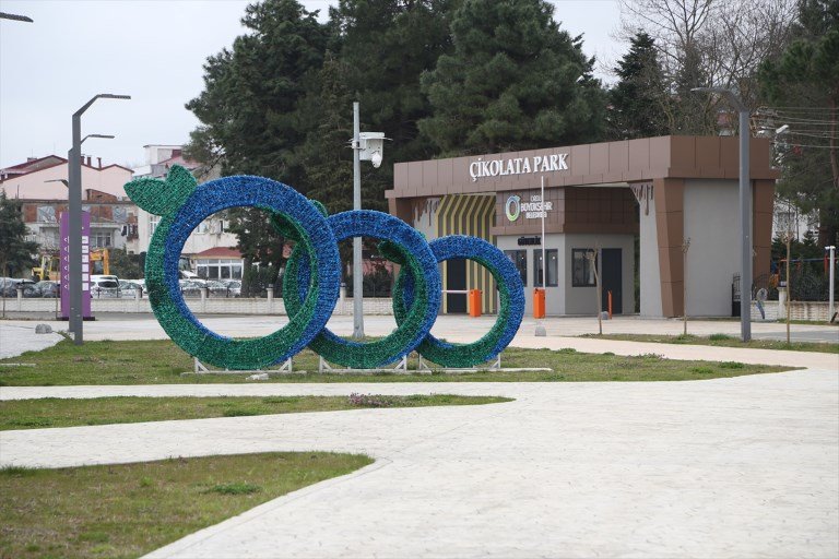 Gülyalı ilçesinde, Ordu-Giresun Havalimanı yakınında kurulan Çikolata Park’ ta kısa