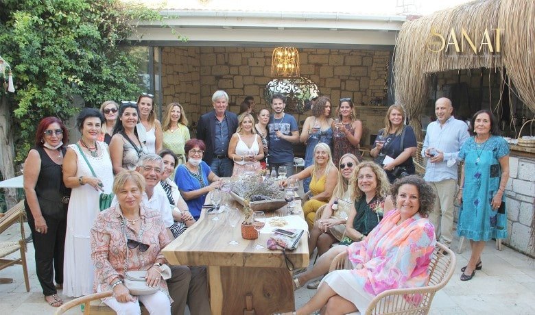 Alaçatı Turizm Derneği, turizmi sanat ile buluşturdu. “Alaçatı’da Dört Mevsim