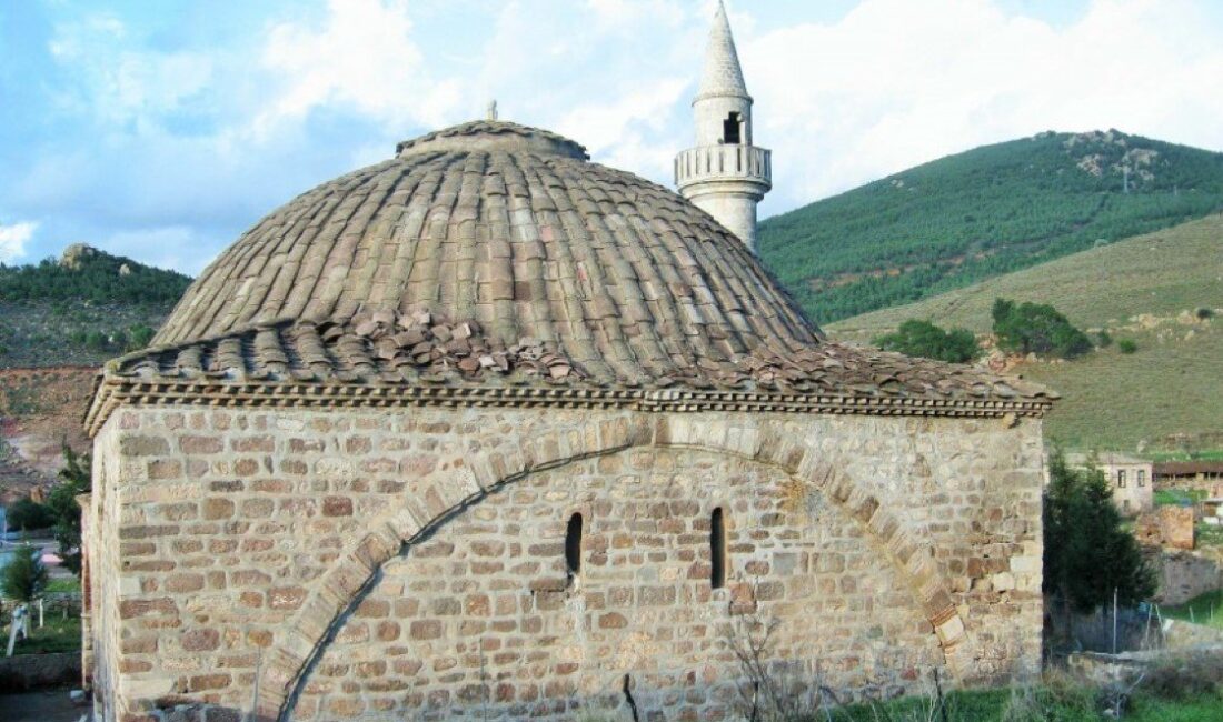 Çanakkale’nin Ayvacık ilçesine bağlı Tuzla köyünde bulunan 654 yıllık Murad
