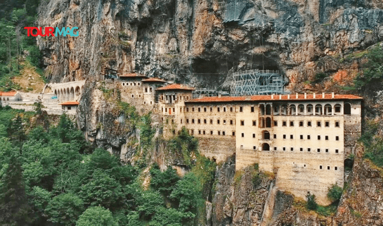 tourmag-turkiye8217nin-onemli-turizm-rotalarindan-dunyaca-unlu-sumela-manastiri-gecen-yil