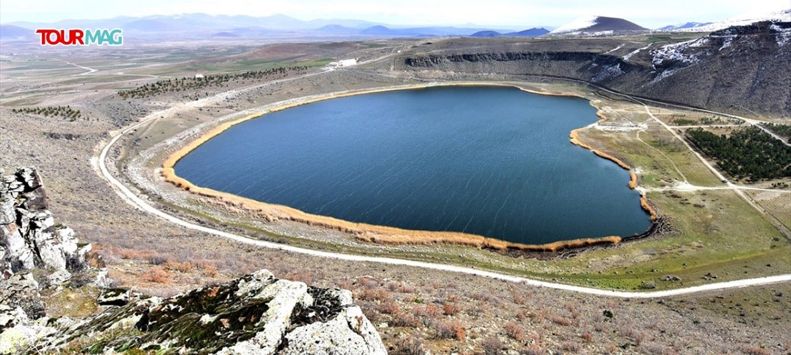 Niğde’nin doğal güzellikleri arasında yer alan Narlıgöl’ün turistik cazibesinin artırılması,