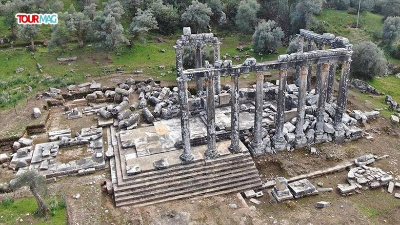 A Turkish excavation team is doing careful work to unearth