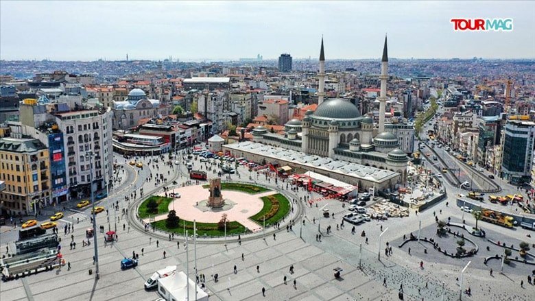 Mimarlar Şefik Birkiye ve Selim Dalaman imzasını taşıyan ve temeli