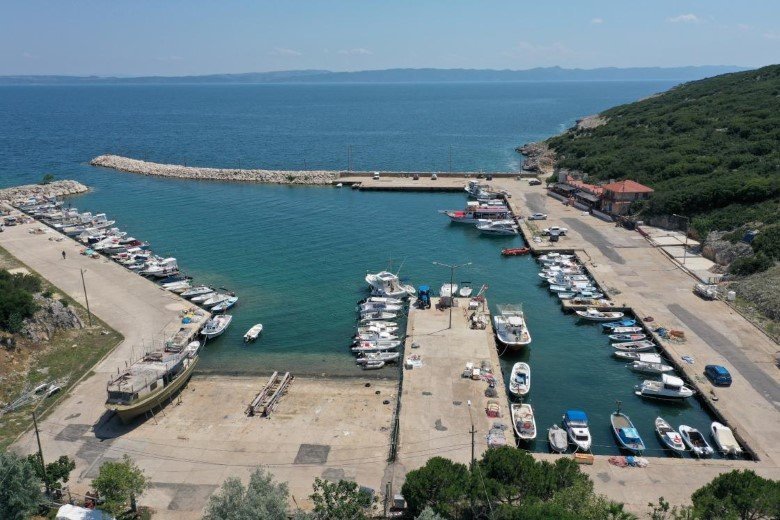 Saros Körfezi’nin “akvaryumu” olarak adlandırılan İbrice Limanı, yerli yabancı dalış