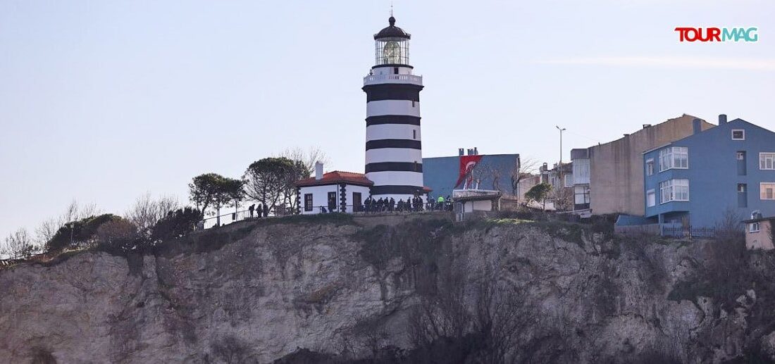 Karadeniz’de seyir yapan gemiler için rota feneri olarak 1859 yılında