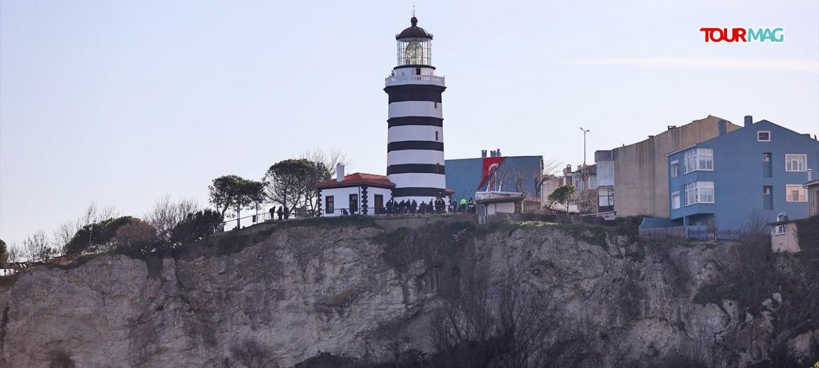 Karadeniz’de seyir yapan gemiler için rota feneri olarak 1859 yılında