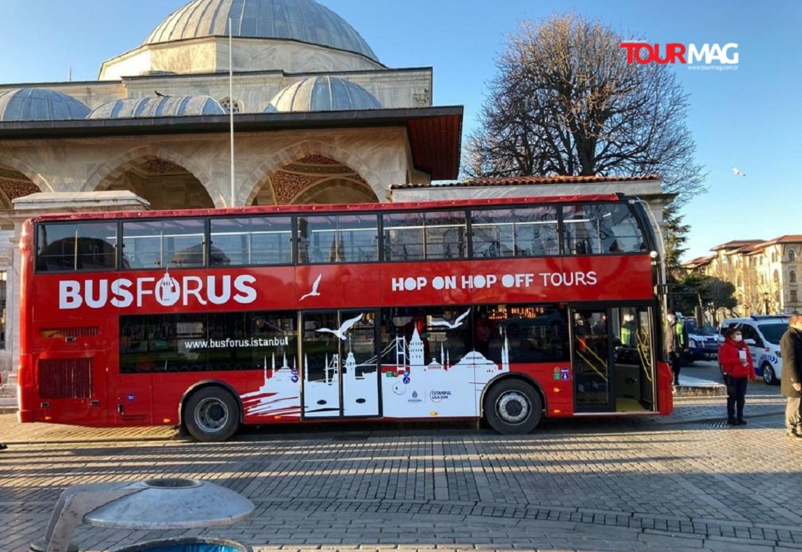 İstanbul’un tarihi bölgelerinde turistlere hem ulaşım hem de rehberlik hizmeti