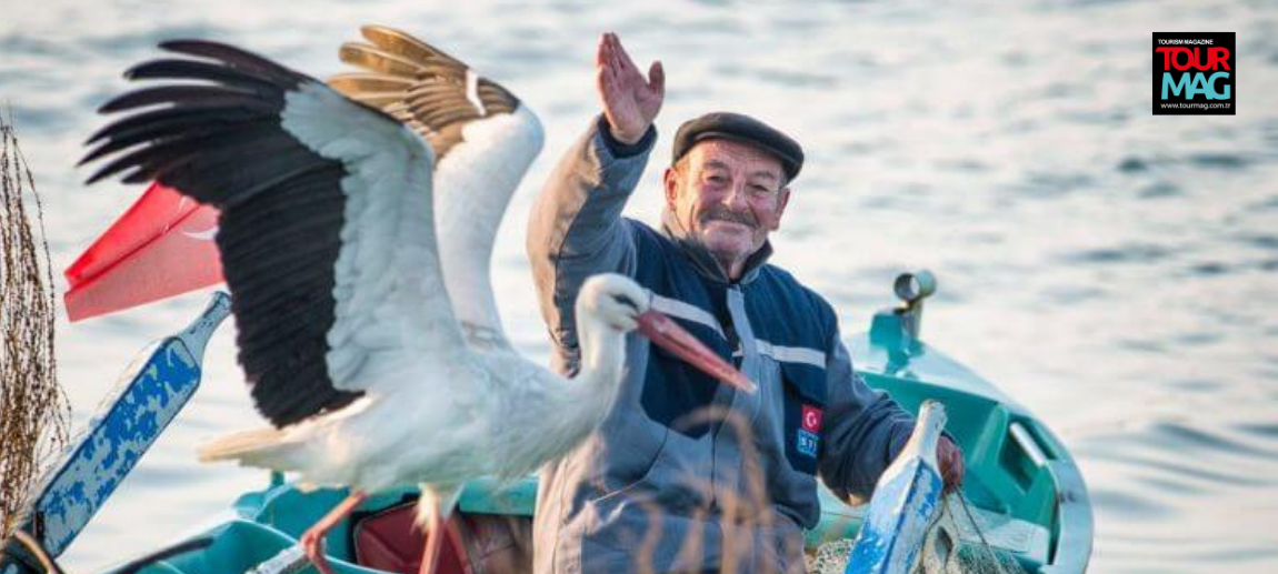“Yaren” adı verilen leylek ile balıkçı Adem Yılmaz’ın dostluğuyla ün