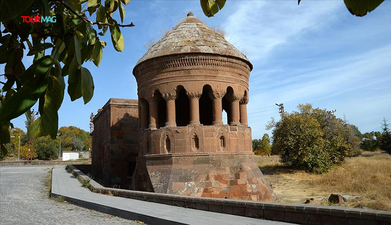 El-Aman Han’ın sanatçı konukevi, kültür sanat merkezi ve kütüphane olarak