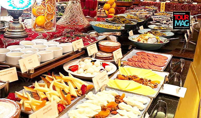 Shangri-La Bosphorus İstanbul, iftar programı çerçevesinde konuklarına mükemmel bir seçenek