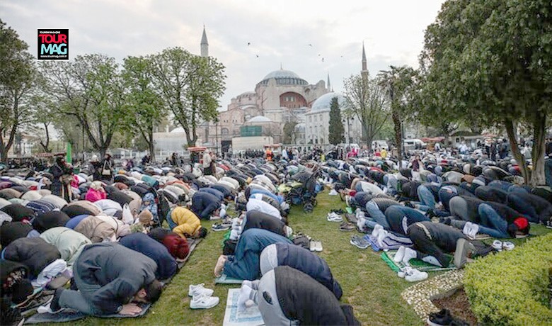 Ayasofya Camii'nde bayram namazı Tourmag tourmag-ayasofya-camiinde-bayram-namazi