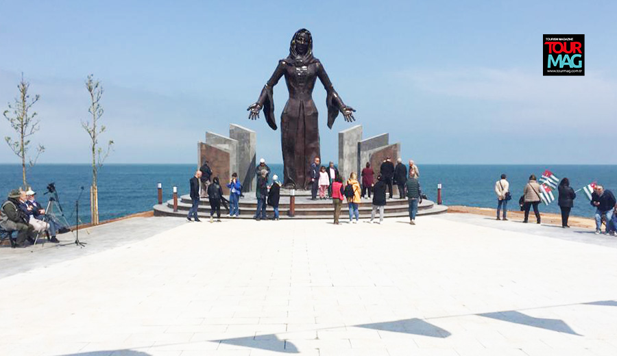 Kocaeli’nin Kefken bölgesinde yaptırılan “Kafkas Sürgünü Anıtı”, binlerce Kafkas kökenli