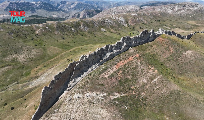 Sivas Valisi Yılmaz Şimşek, İmranlı ilçesinde bulunan ve Çin Seddi’ni