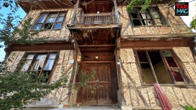 Balıkçılar kasabası Ereğli, Kocaeli sınırlarına bağlı bir mahalledir.&nbsp; Karamürsel ilçesinin,