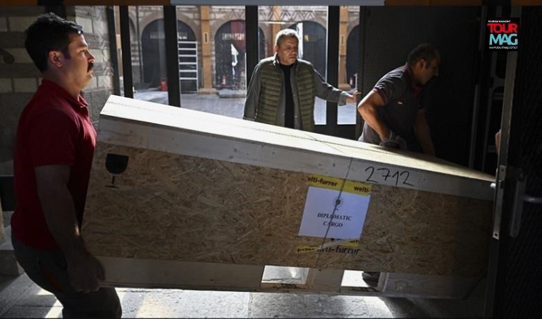 Kültür ve Turizm Bakanlığının girişimiyle İsviçre’den Türkiye’ye iade edilen 37