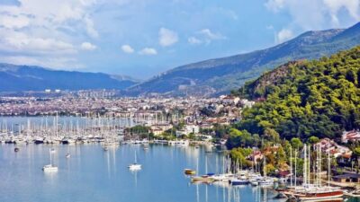 Muğla’nın en güzel tatil beldelerinin başında gelen Fethiye, tatil için