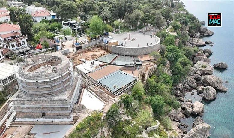 Antalya’nın simgelerinden tarihi Hıdırlık Kulesi ‘nde sürdürülen arkeolojik kazı ve