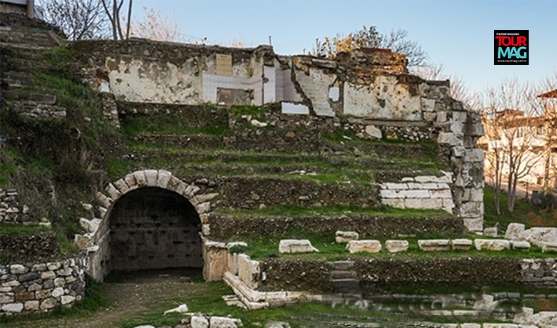 tourmag-smyrna-tiyatrosu