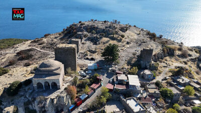 Çanakkale’nin Ayvacık ilçesine bağlı Behramkale köyü sınırları içinde kalan Assos’ta,