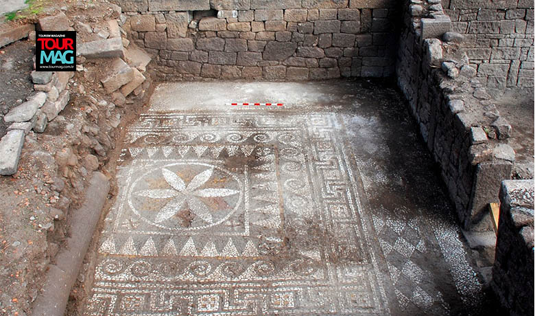 Çanakkale’nin Ayvacık ilçesine bağlı Behramkale köyü sınırları içinde kalan Assos’ta