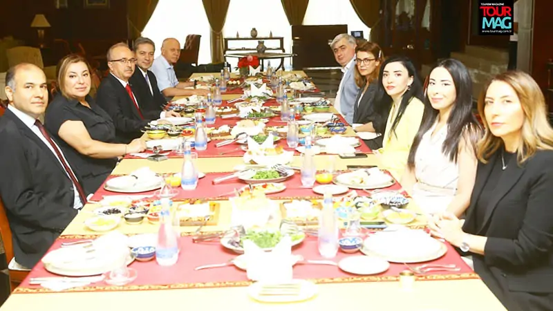 Türkiye’nin Bakü Büyükelçisi Birol Akgün, Dünya Kahvaltı Günü dolayısıyla Azerbaycanlı