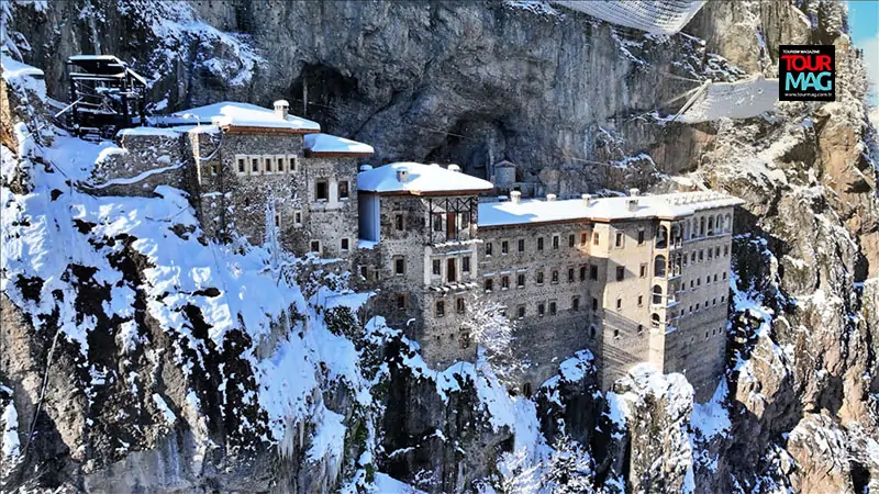 tourmag-trabzon8217un-macka-ilcesindeki-dunyaca-unlu-sumela-manastiri-son-gunlerde-etkisini