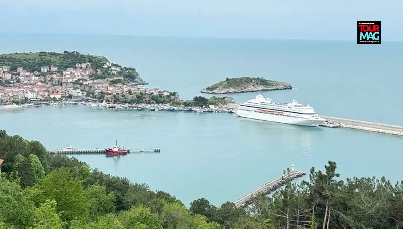 Rusya’nın Soçi kentinden hareket eden “Astoria Grande” adlı kruvaziyer, 100’üncü